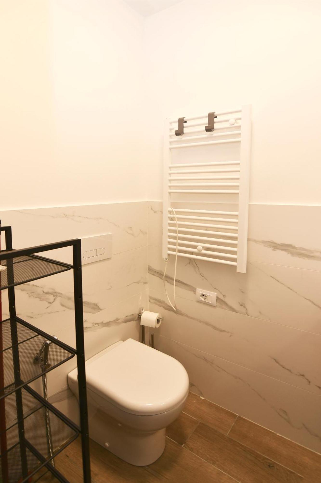 Fond. Prada-ieo Elegante Con Appartement